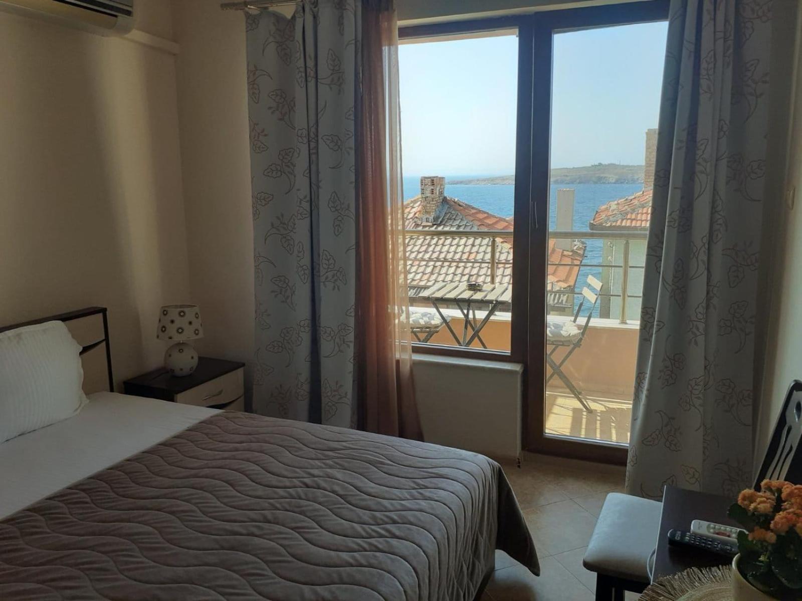 Family Hotel Emilia Sozopol Zewnętrze zdjęcie